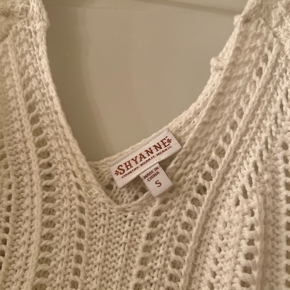 Shyanne white knit tank top. Size S - Picture 3 of 4